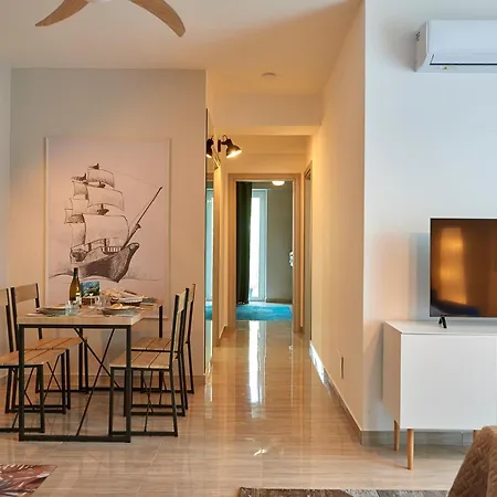 Aparthotel La Marina